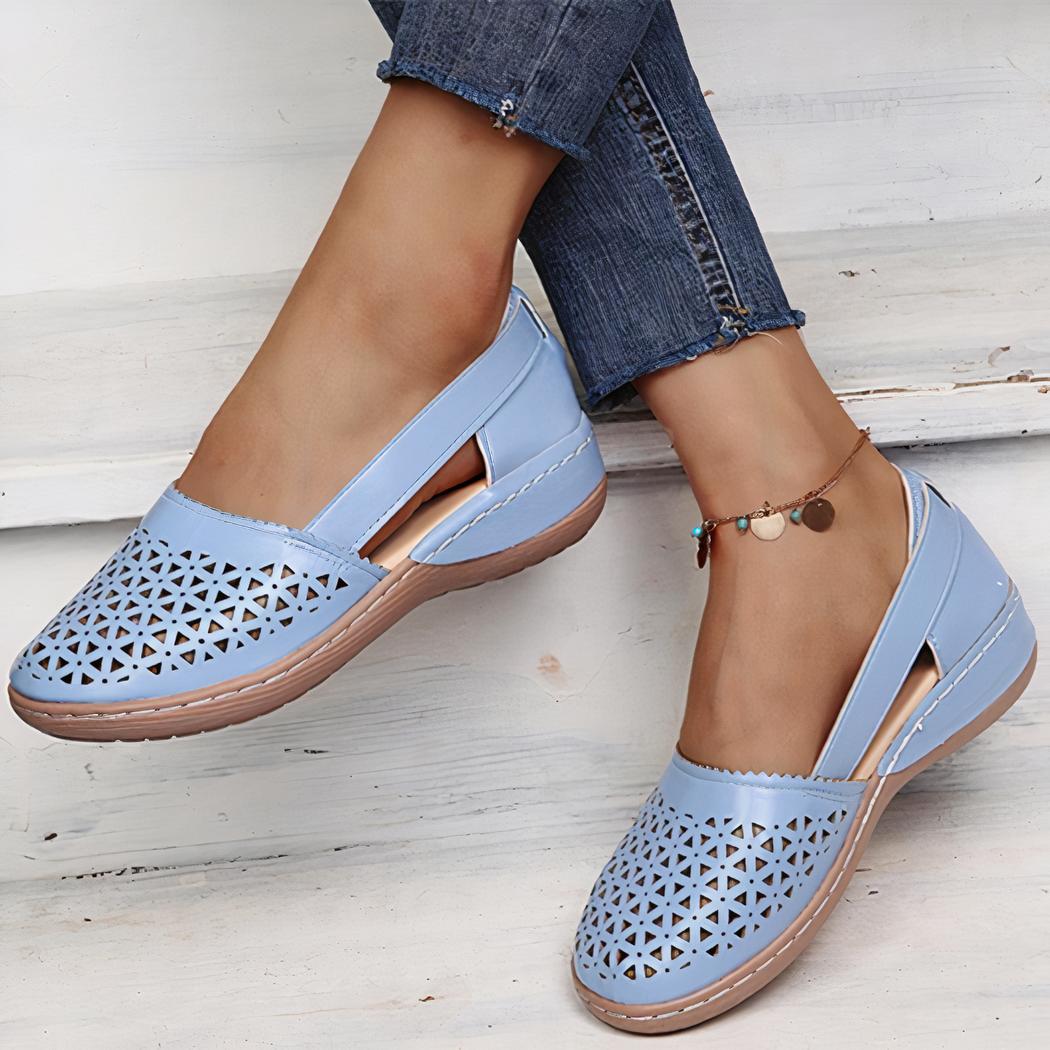 Mocassins ajourés style vintage à petit talon compensé pour femme