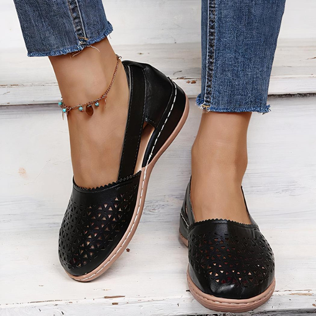 Mocassins ajourés style vintage à petit talon compensé pour femme