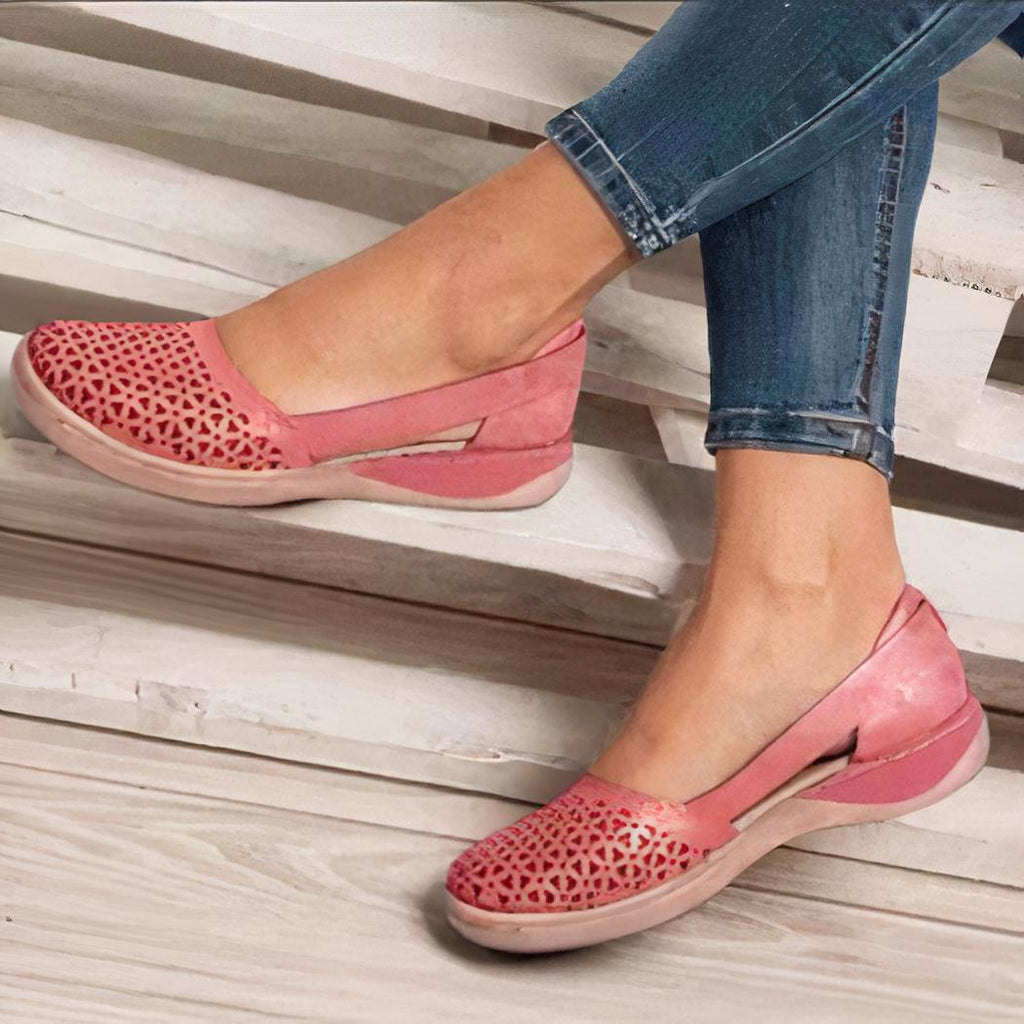 Mocassins ajourés style vintage à petit talon compensé pour femme