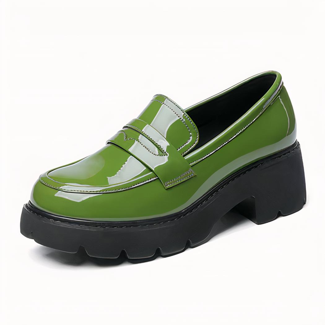 Mocassins aspect cuir vernis à semelle épaisse