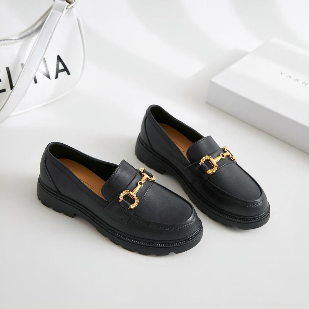 Mocassins femmes avec chaîne dorée