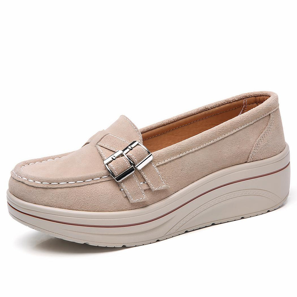mocassin en faux daim beige compensé
