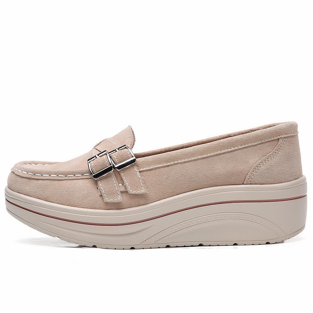 mocassin en faux daim beige compensé