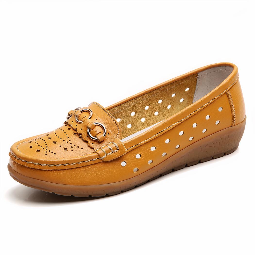 Mocassins compensés ajourés et détails boucles dorées pour femme