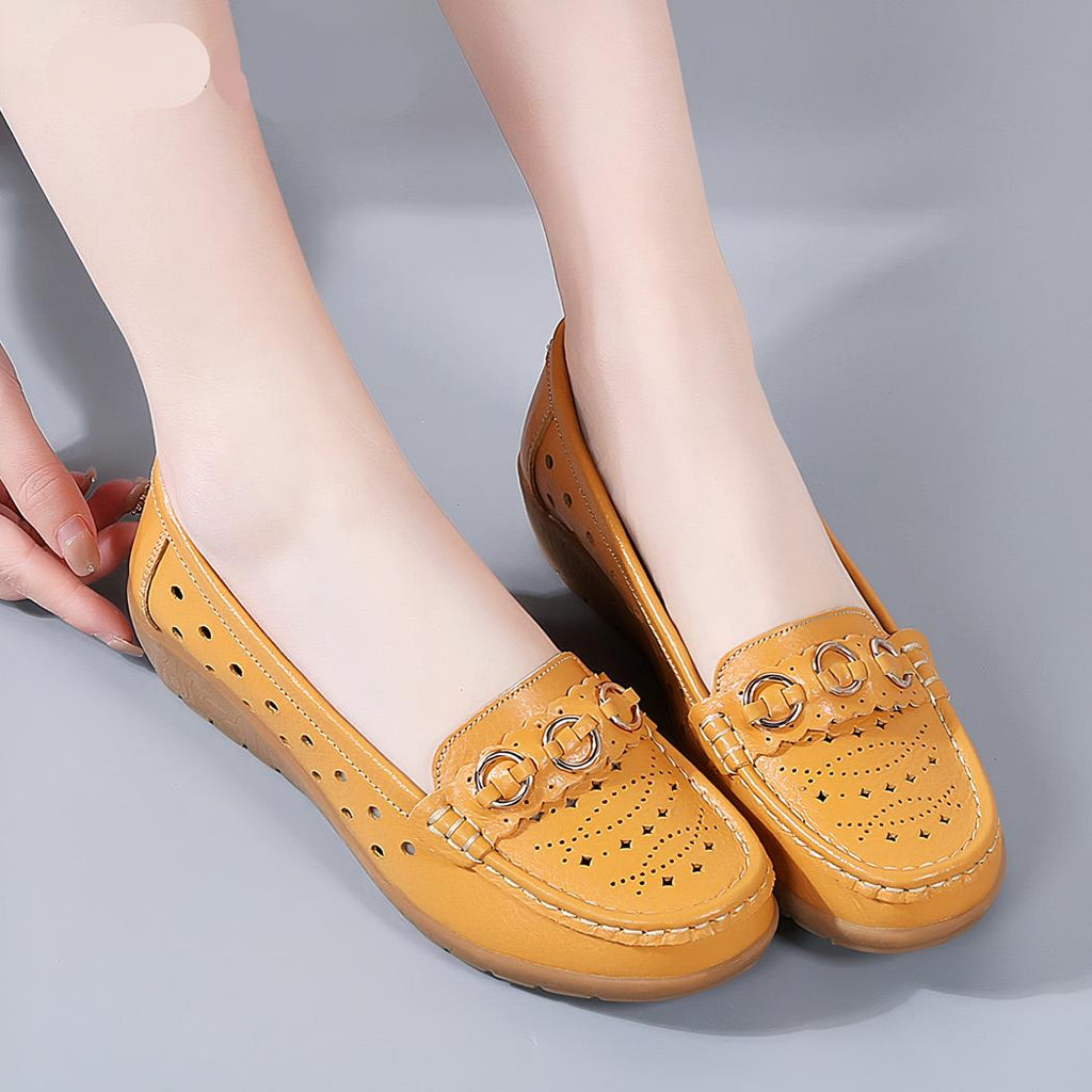 Mocassins compensés avec détails boucles dorées pour femme