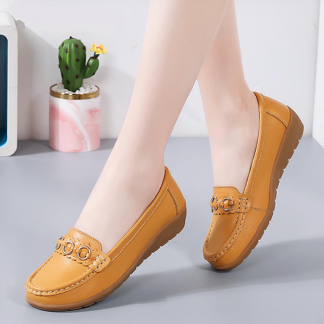 Mocassins compensés avec détails boucles dorées pour femme