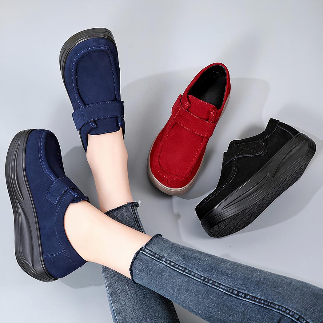 Mocassins compensés effet daim avec fermeture velcro pour femme