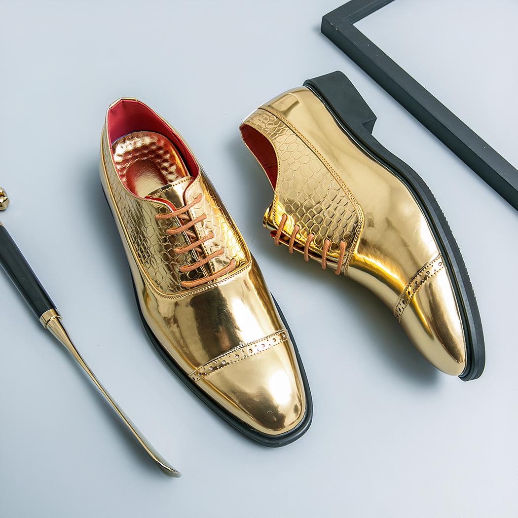 Mocassins dorés élégants avec un design serpent pour hommes
