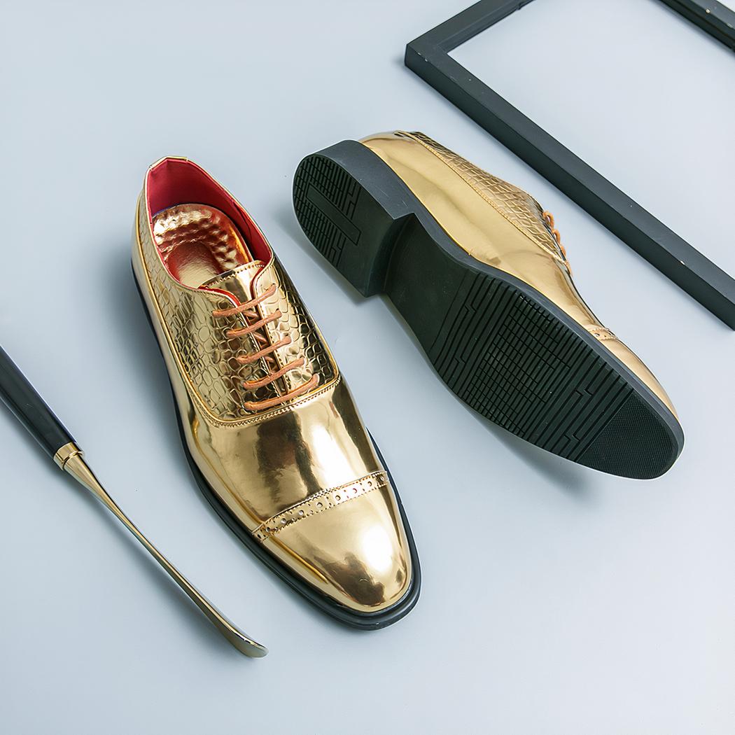 Mocassins dorés élégants avec un design serpent pour hommes