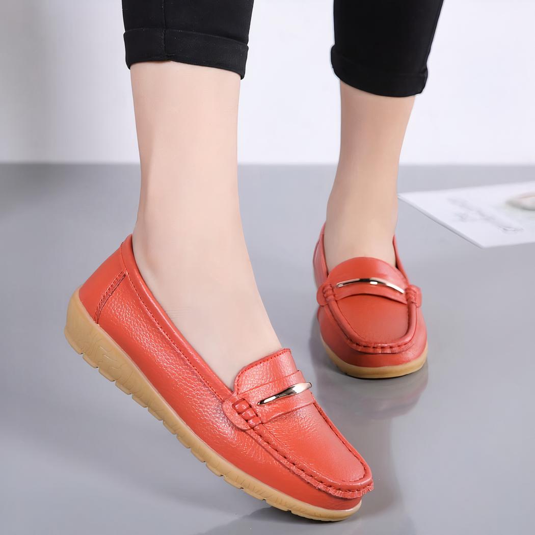Mocassins effet cuir avec barrette métallique pour femme