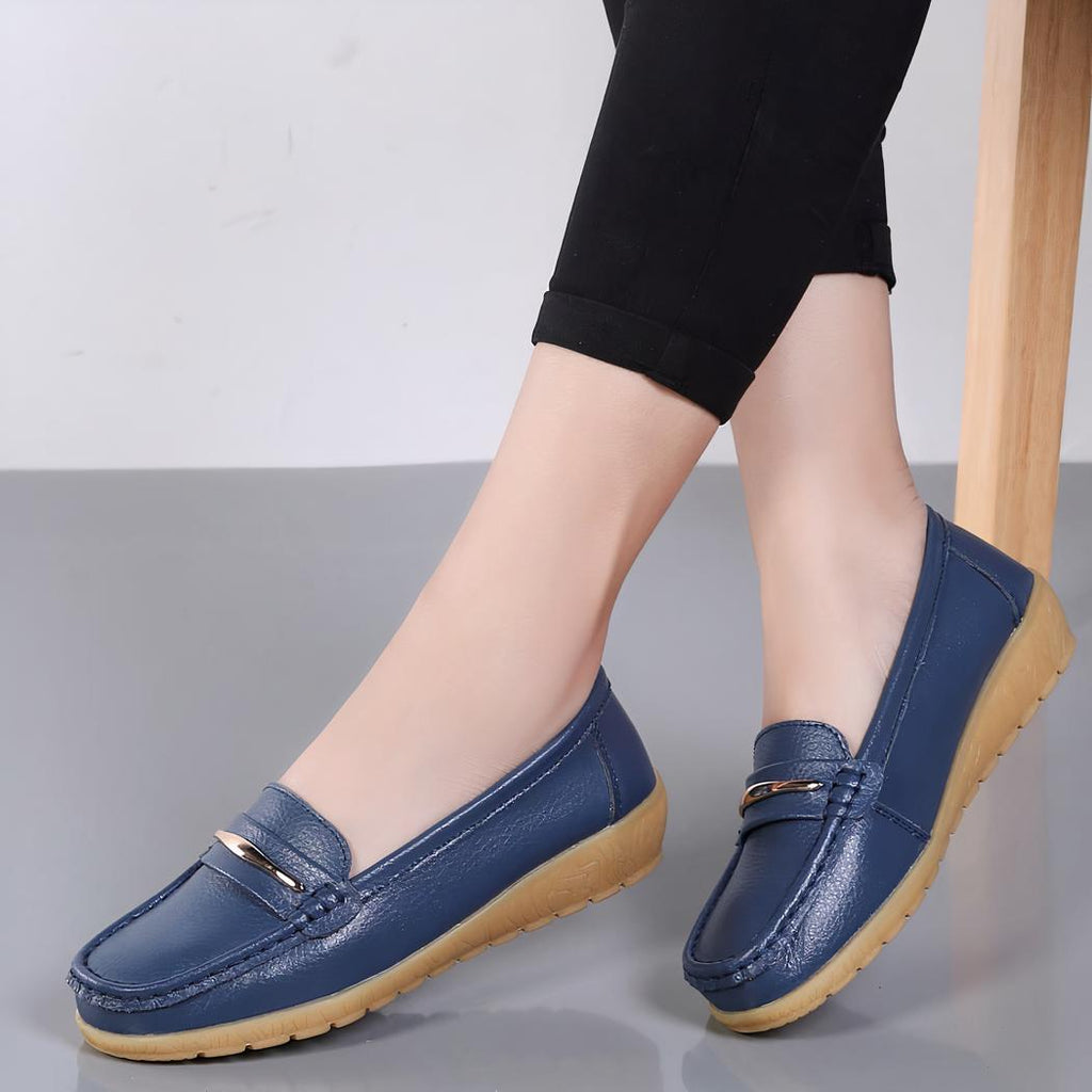 Mocassins effet cuir avec barrette métallique pour femme