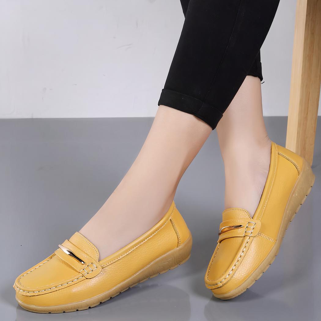 Mocassins effet cuir avec barrette métallique pour femme