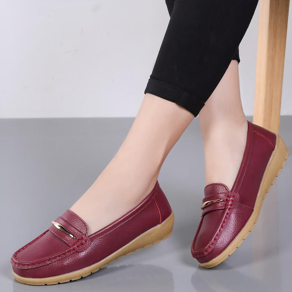 Mocassins effet cuir avec barrette métallique pour femme