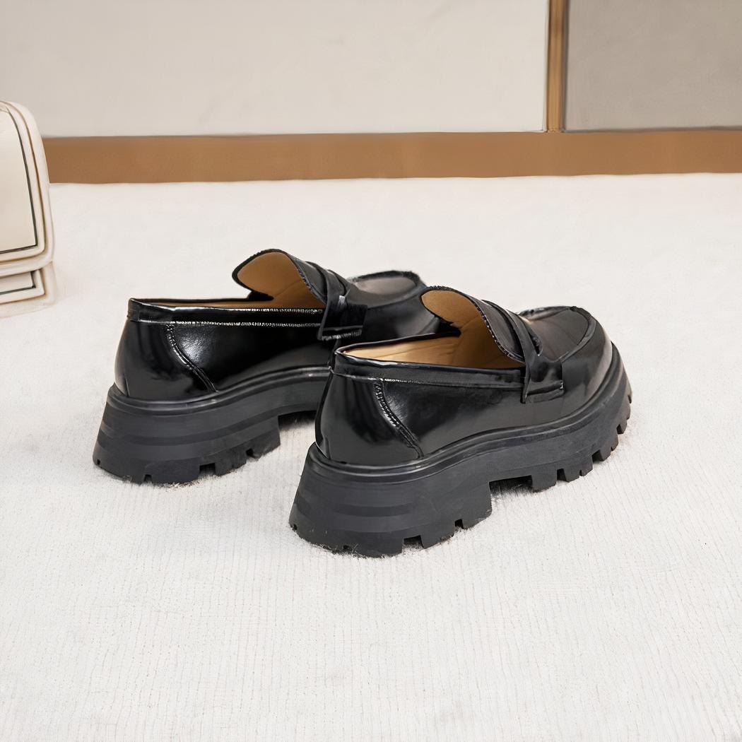 Mocassins en cuir lisse à semelle épaisse