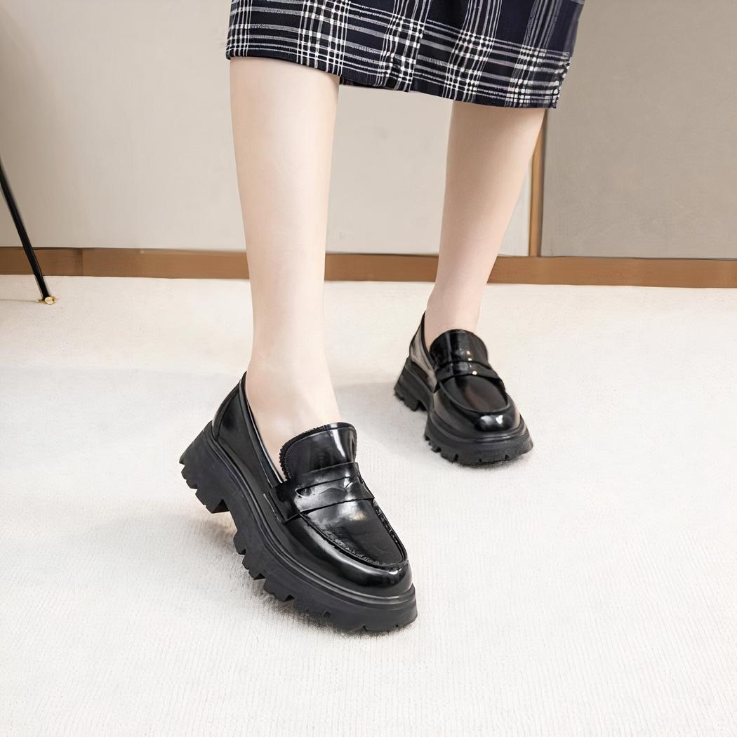 Mocassins en cuir lisse à semelle épaisse