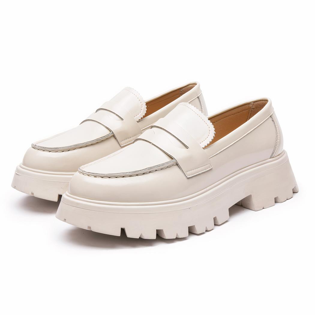 Mocassins en cuir lisse à semelle épaisse