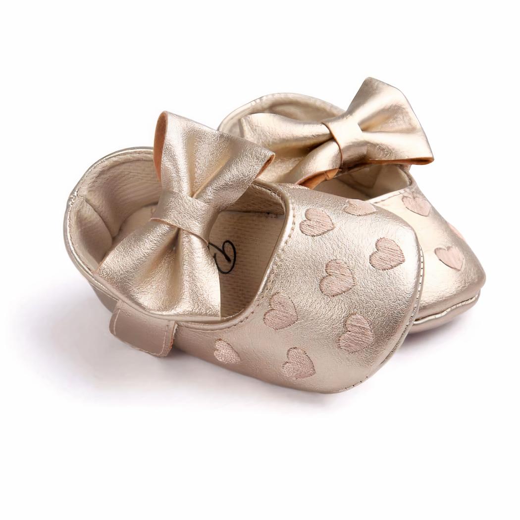 Mocassins pour bébé fille à motif coeur