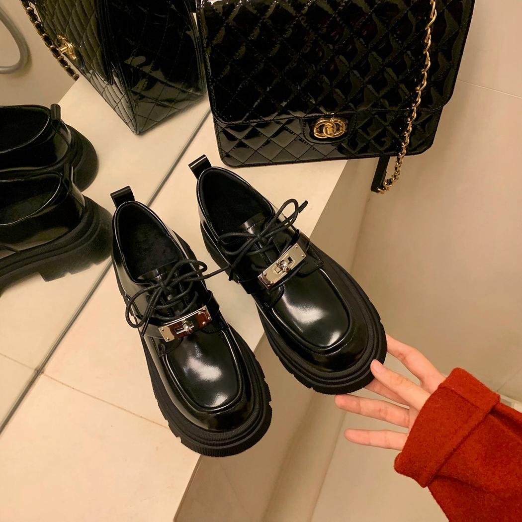 Mocassins à lacets en cuir à semelle épaisse noir pour femmes
