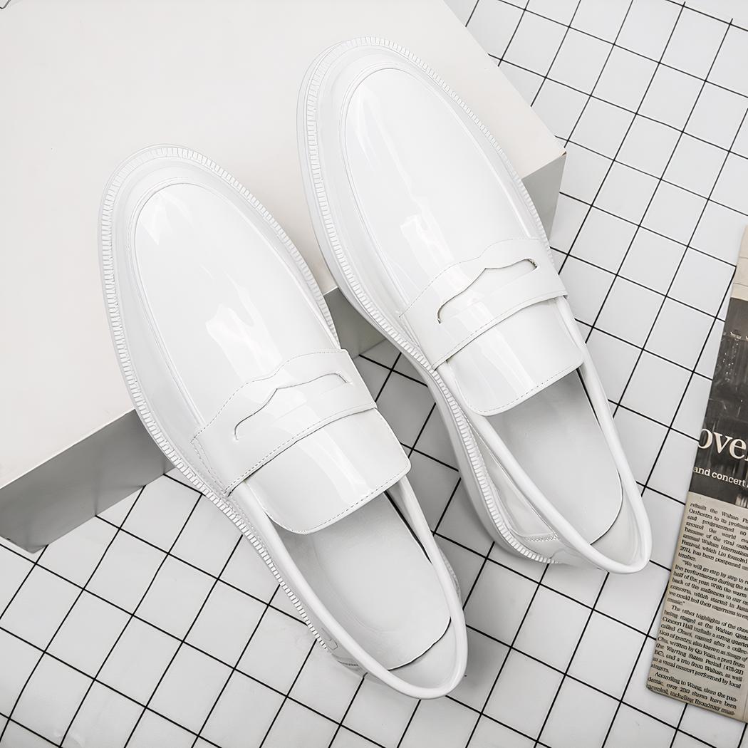 Mocassins en cuir synthétique style formel en blanc pour hommes