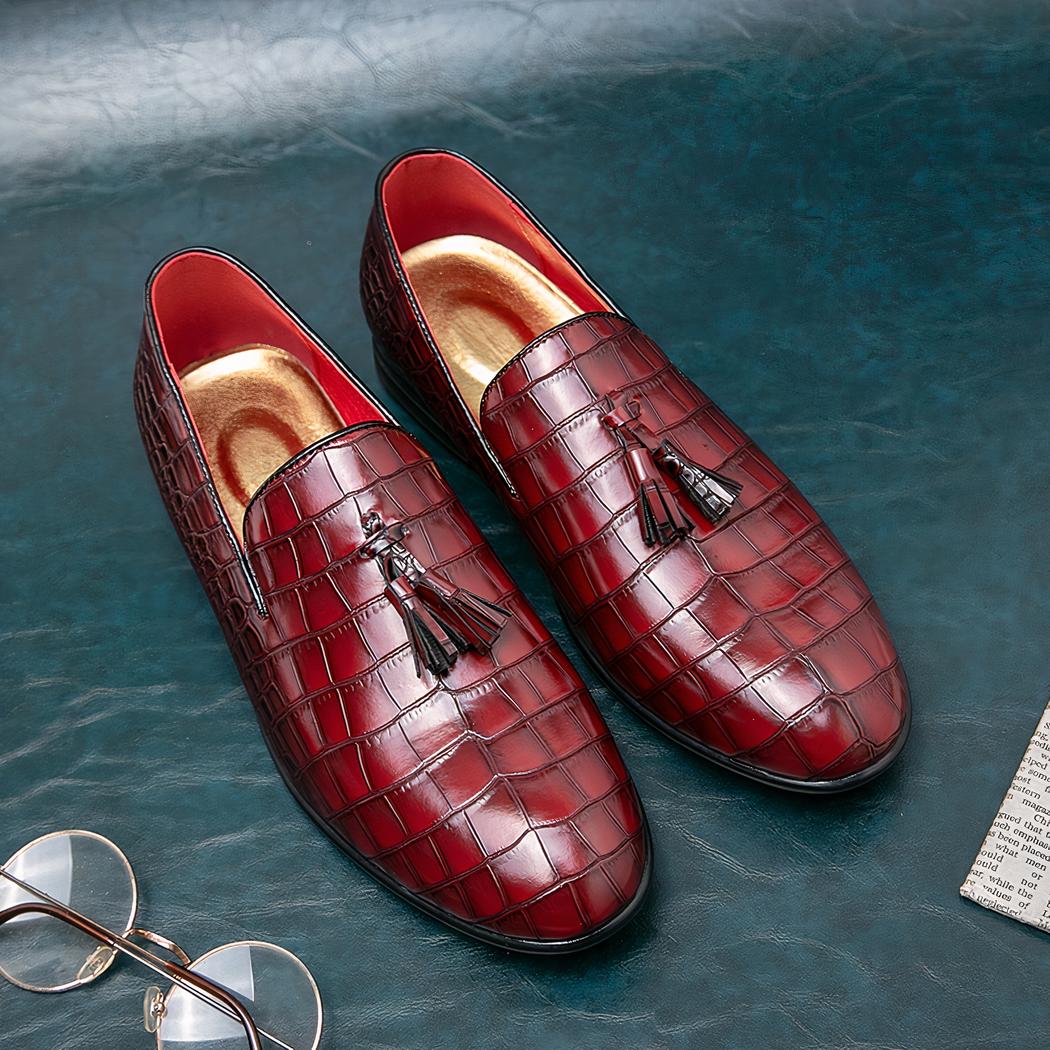 Mocassins en cuir vernis rouge grain crocodile