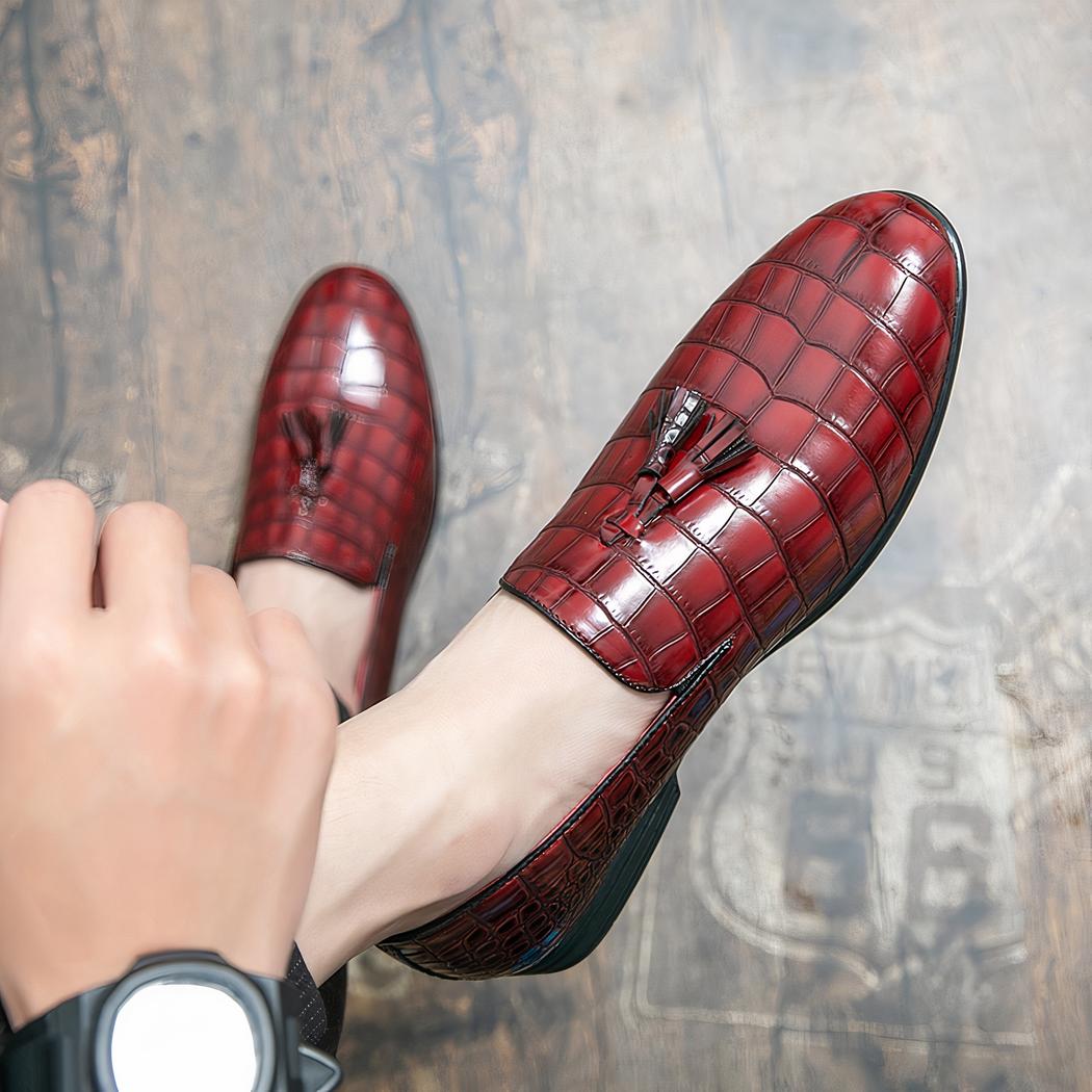 Mocassins en cuir vernis rouge grain crocodile