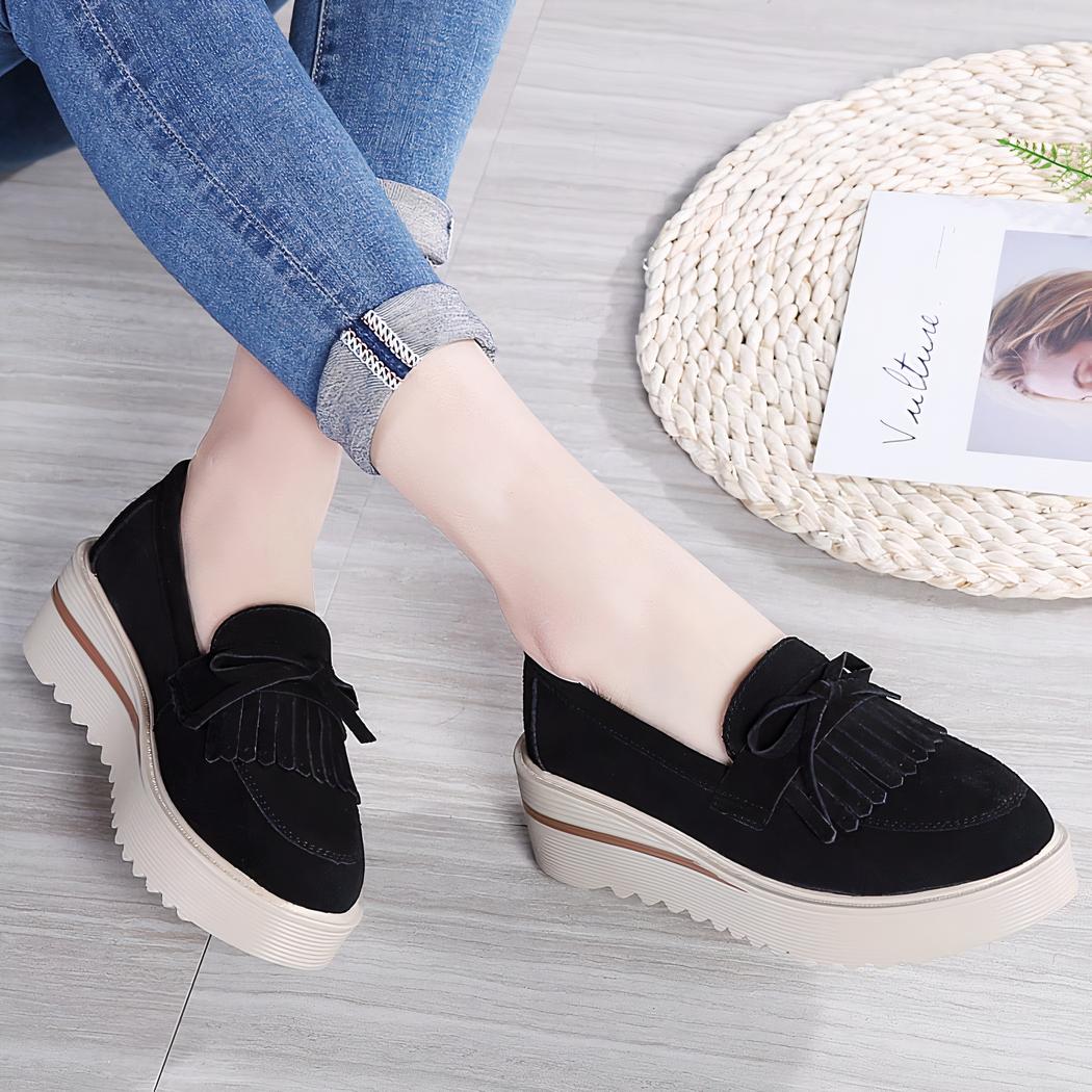 Mocassins daim à plateforme compensée