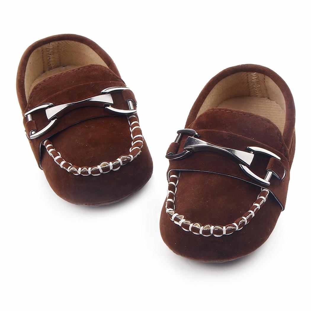 Mocassins effet daim souple avec mors argentés pour bébé garçon