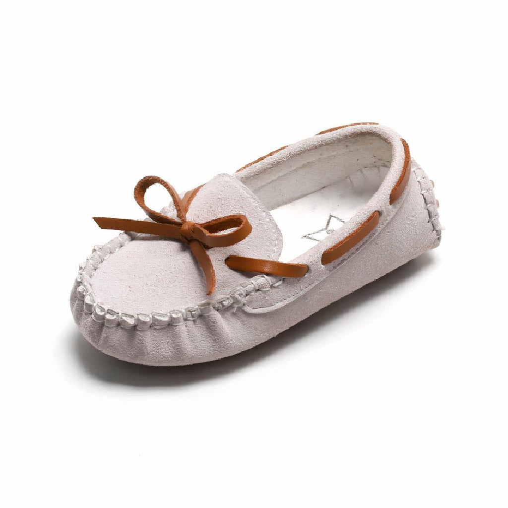 Mocassins en daim avec un nœud marron pour garçons