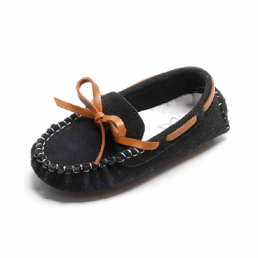 Mocassins en daim avec un nœud marron pour garçons