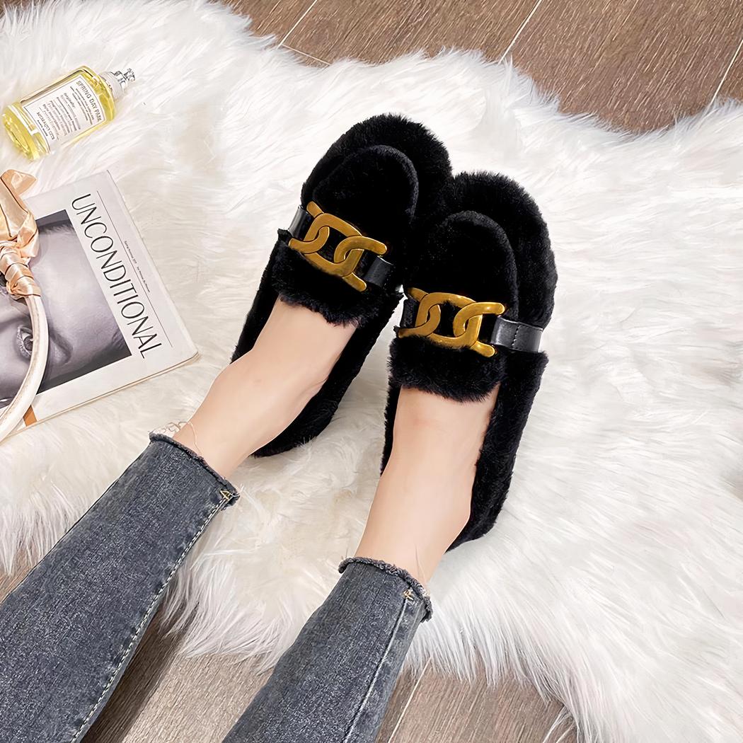 Mocassins en fausse laine avec une chaine pour femmes