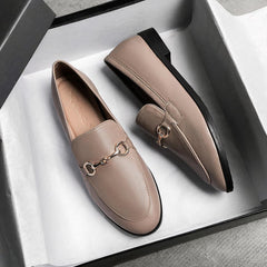 Mocassins en cuir avec des détails dorés pour femmes, Beige