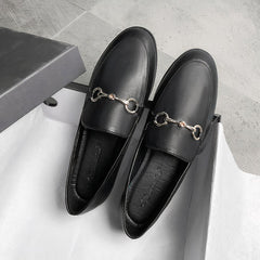 Mocassins en cuir avec des détails dorés pour femmes, Noir