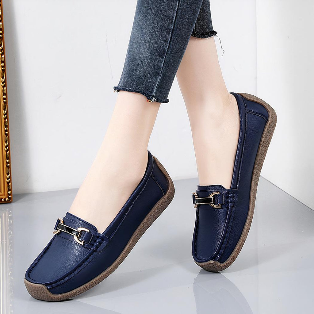 Mocassins en cuir rehaussés de détails dorés pour femmes