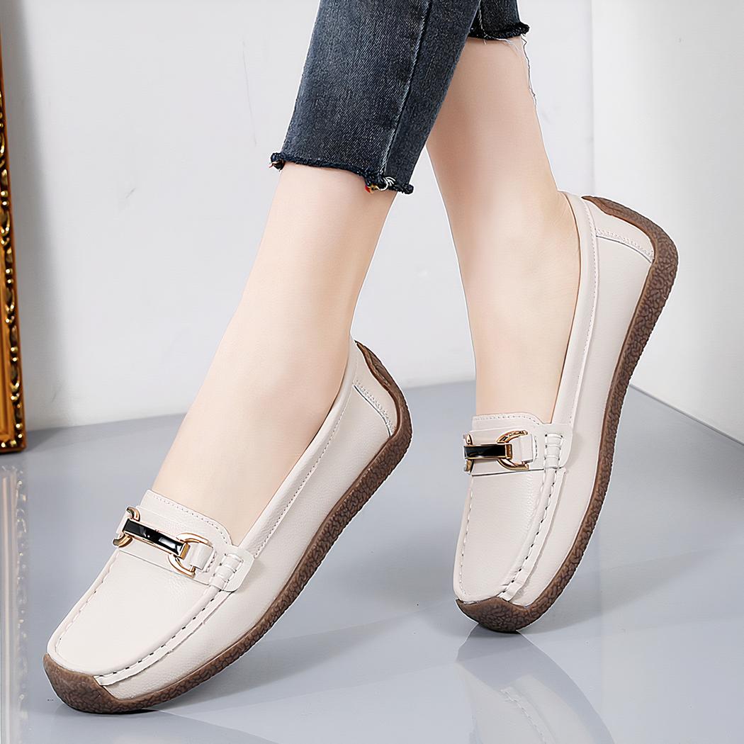 Mocassins en cuir rehaussés de détails dorés pour femmes
