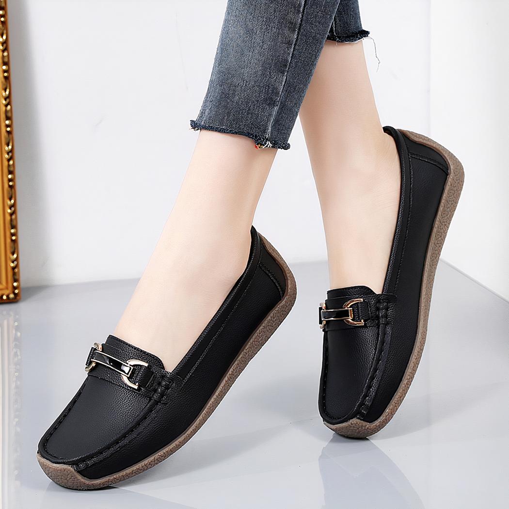 Mocassins en cuir rehaussés de détails dorés pour femmes