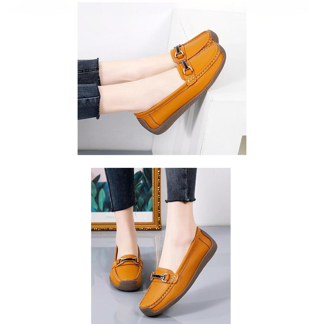 Mocassins en cuir rehaussés de détails dorés pour femmes