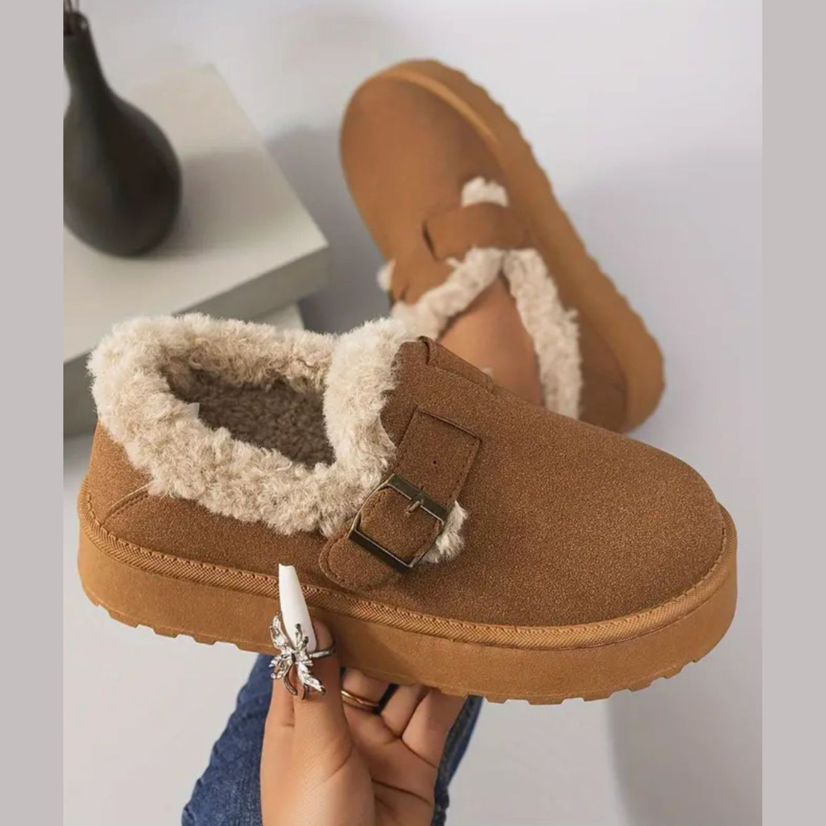 Mocassins fourrés femme à boucle avec semelle épaisse
