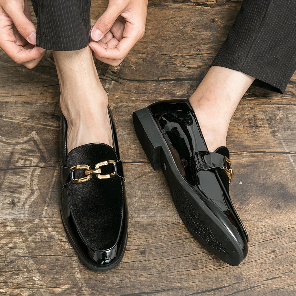 Mocassins habillés vernis noir et velours à mors dorés