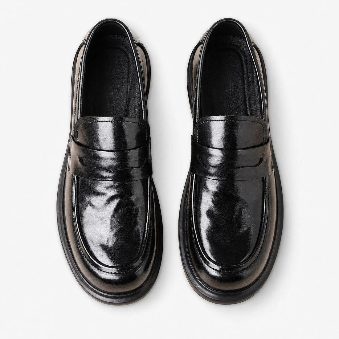 Mocassins homme semelle épaisse en cuir avec mocassin penny - Fond neutre