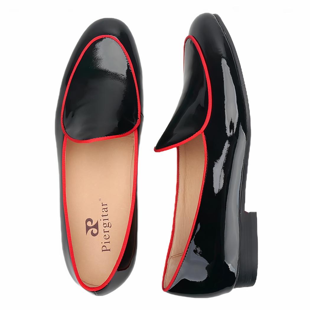 Mocassins noirs vernis à bordures rouges pour hommes