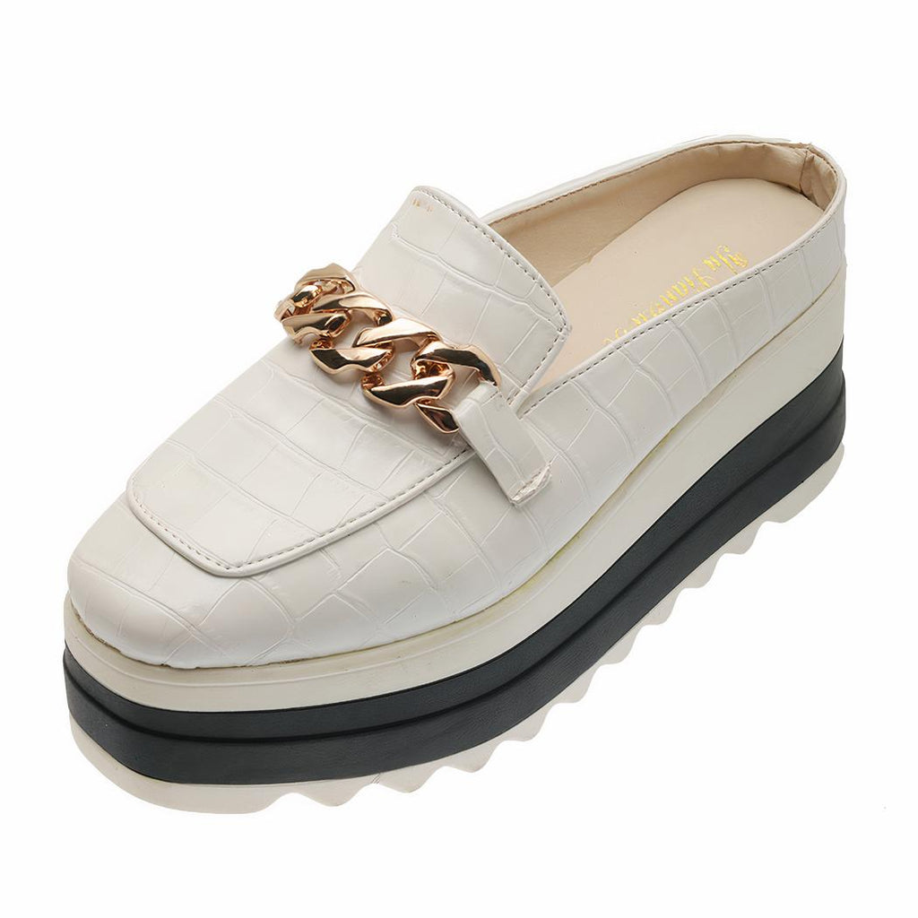 Mocassins ouverts compensés effet cuir croco avec une chaîne dorée pour femme