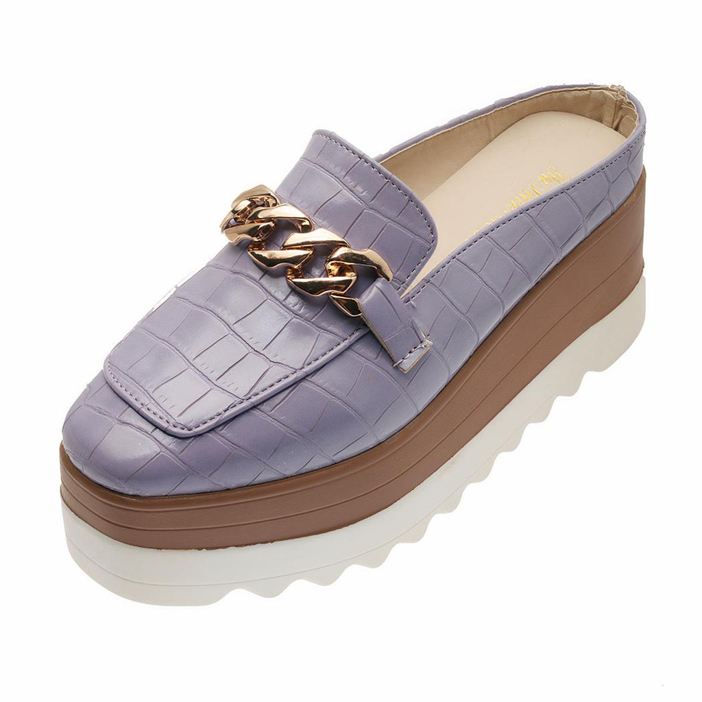 Mocassins ouverts compensés effet cuir croco avec une chaîne dorée pour femme