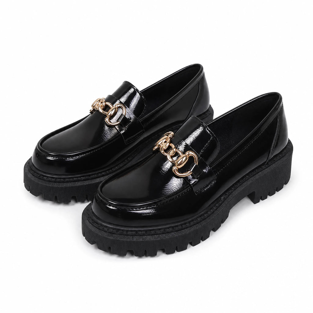 Mocassins plateforme noirs à chaînette dorée pour femme - Fond blanc, autre angle
