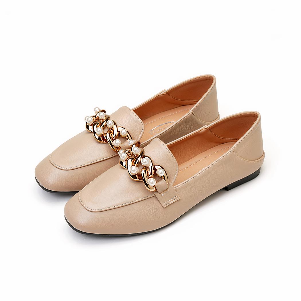 Mocassins plats classiques avec des perles blanches pour femme