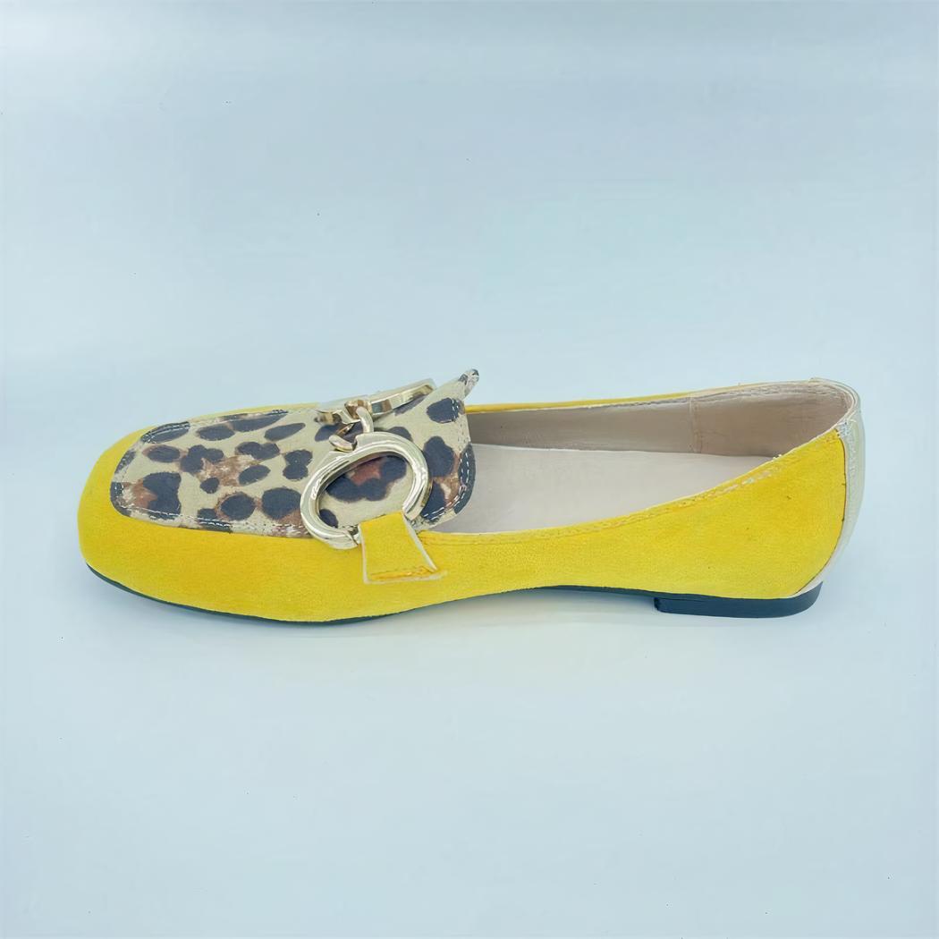 Mocassins plats jaunes avec imprimé léopard et boucle dorée pour femme