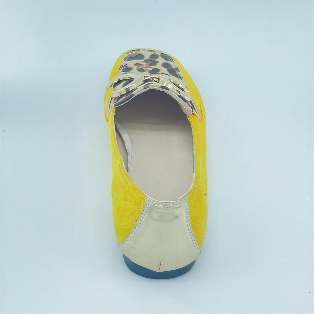 Mocassins plats jaunes avec imprimé léopard et boucle dorée pour femme