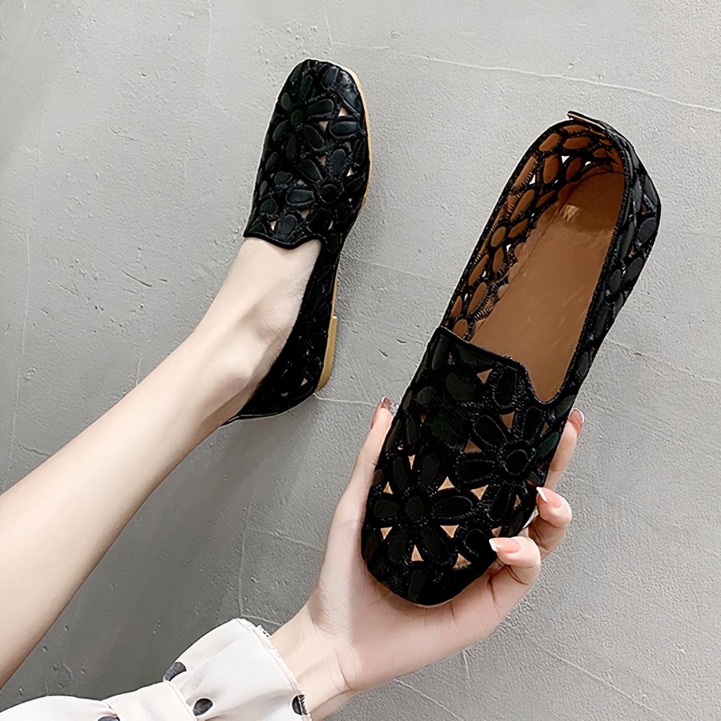 Mocassins plats souples et ajourés avec motifs fleurs
