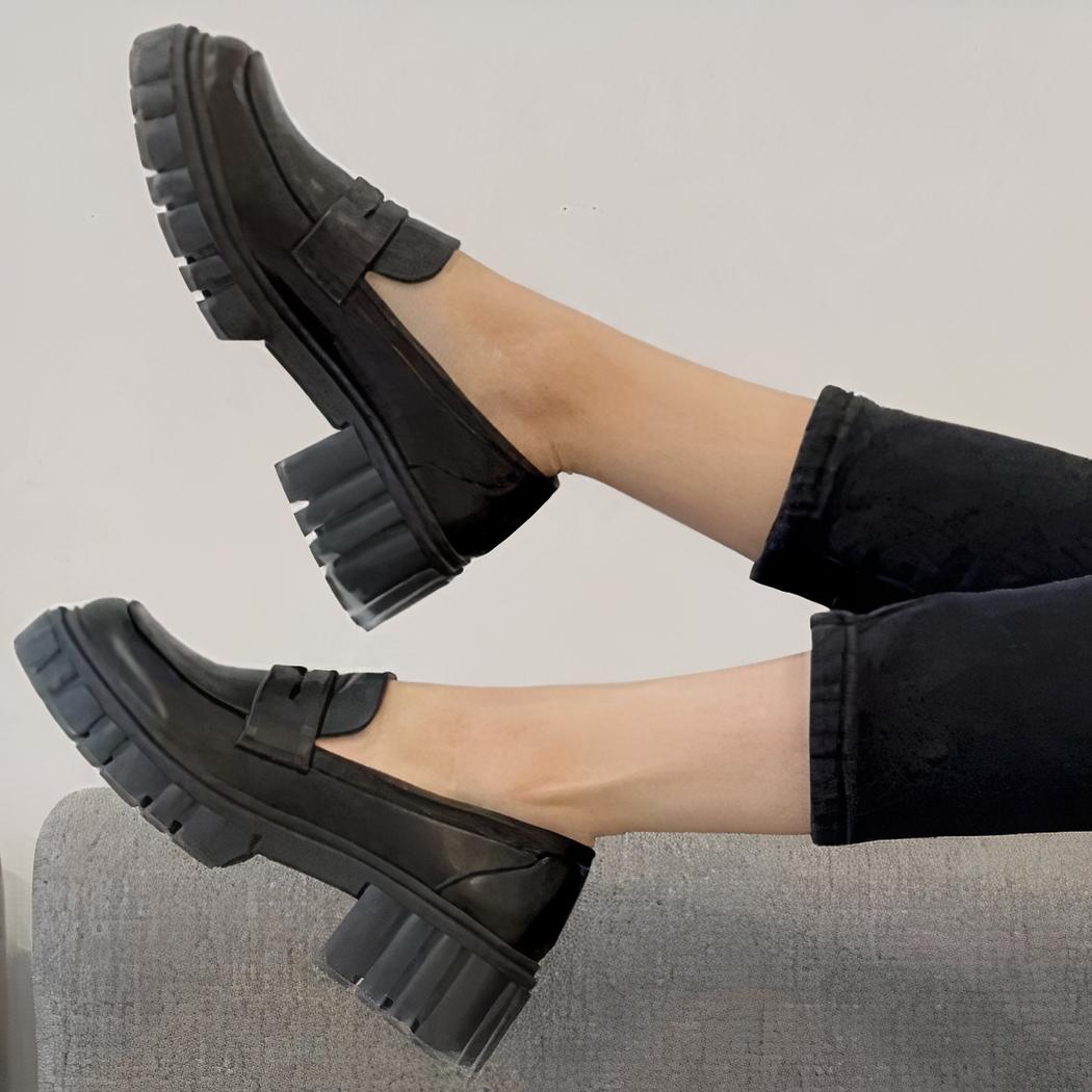 Mocassins simples à talons et semelle épaisse