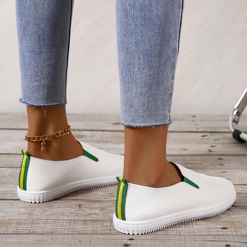 Mocassins souples perforés en cuir blanc