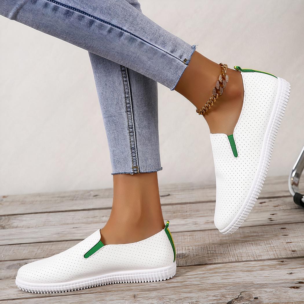 Mocassins souples perforés en cuir blanc